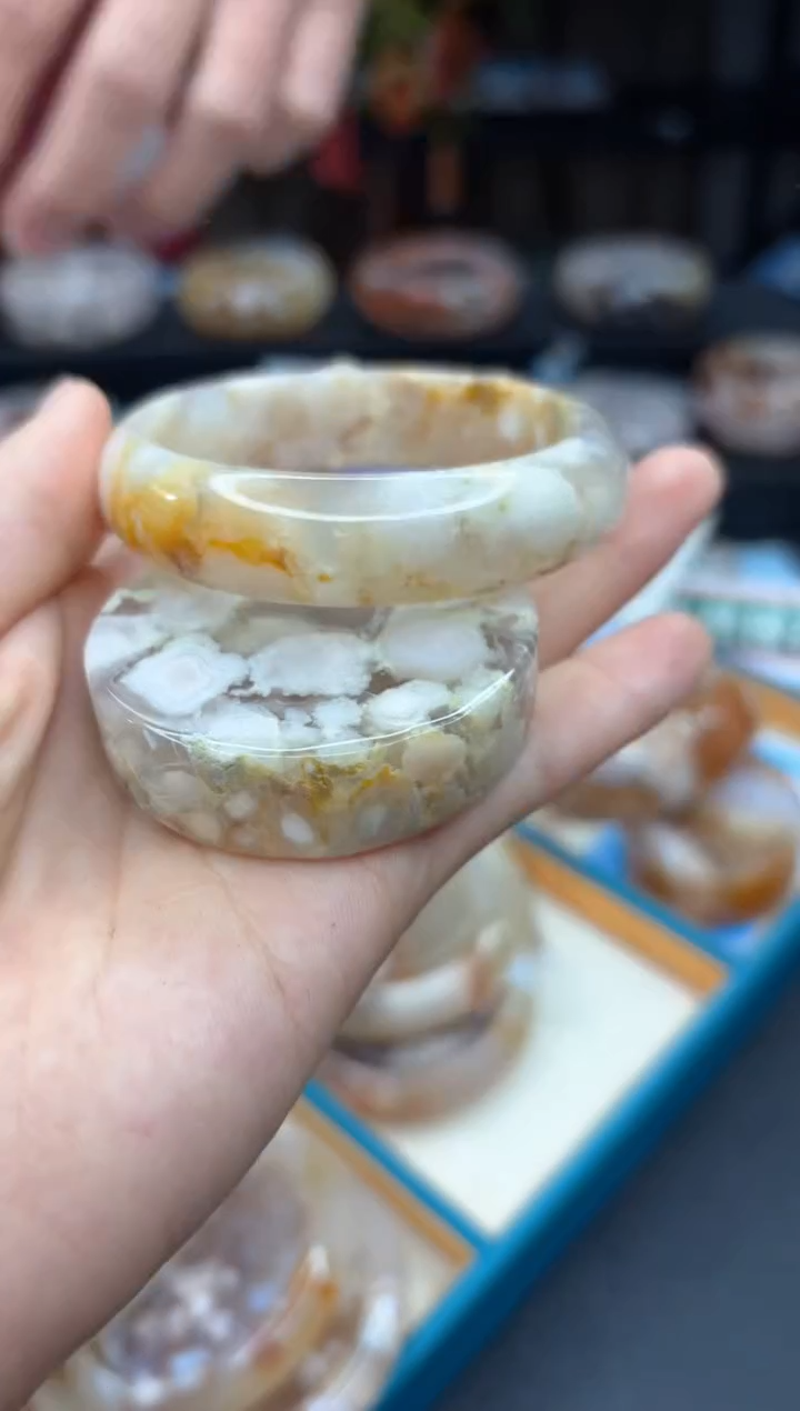 【闪购商品】石英质玉手镯未镶嵌910（55圈赠送镯心）