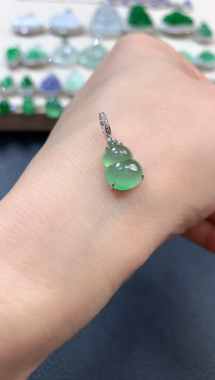 【闪购商品】翡翠吊坠(不含链)18K金镶嵌b27     