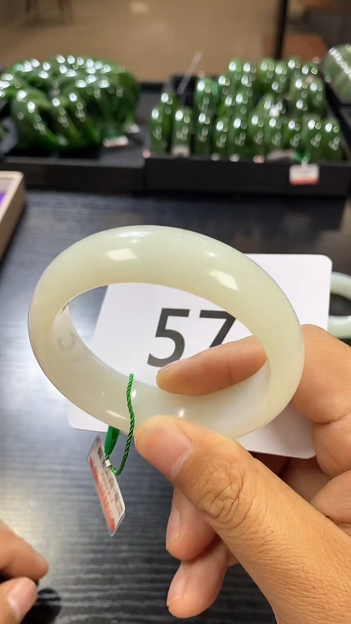 【闪购商品】和田玉白玉手镯57.7未镶嵌一个