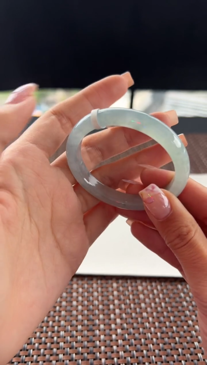 【闪购商品】翡翠手镯未镶嵌66号51.5*44.8*9.3*7