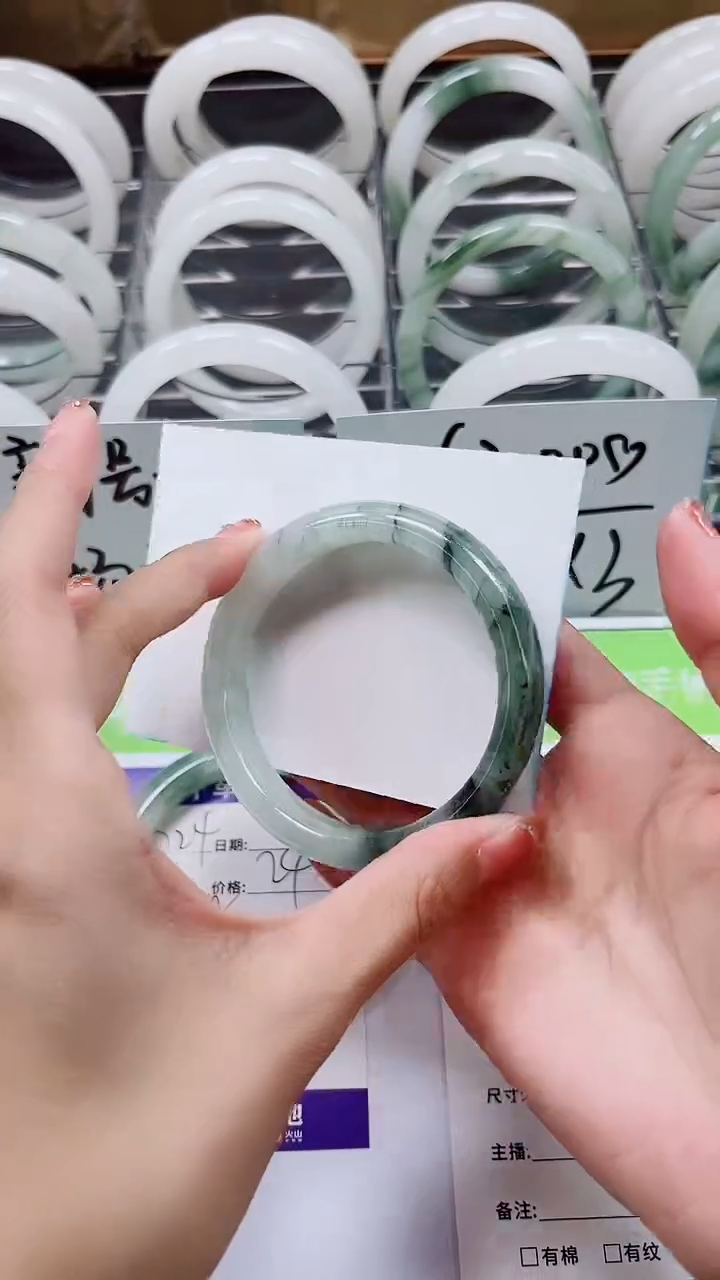 【闪购商品】石英质玉手镯未镶嵌A225-55/56