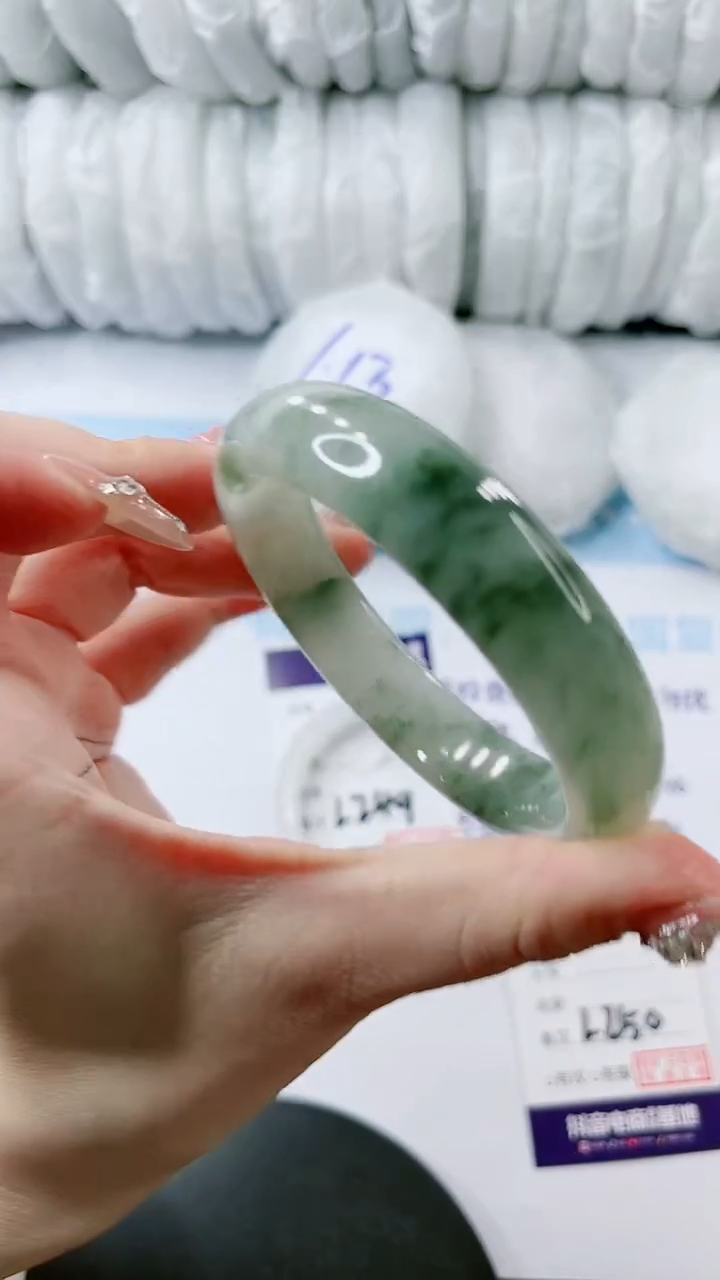 【闪购商品】石英质玉手镯未镶嵌多样性发货L250