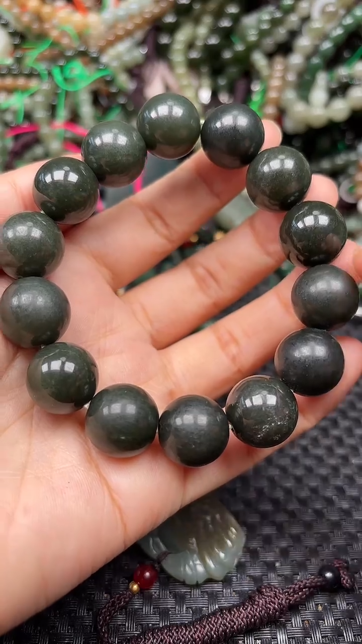 和田玉未镶嵌颈饰1