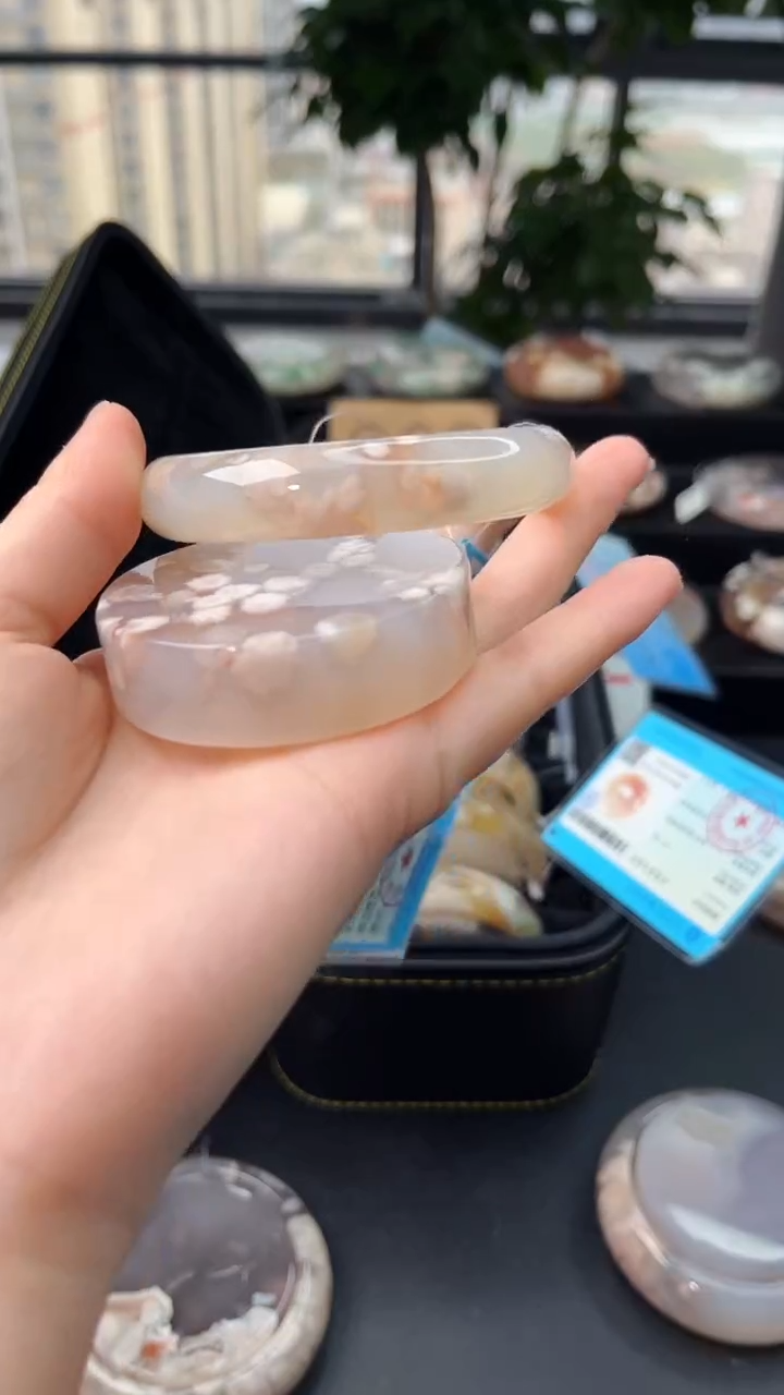 【闪购商品】石英质玉手镯未镶嵌赠送镯心（圈口57
