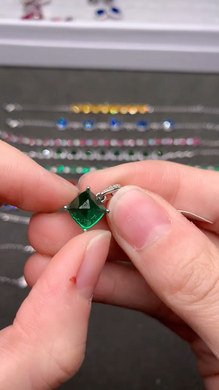 【闪购商品】祖母绿颈饰银S925镶嵌·····