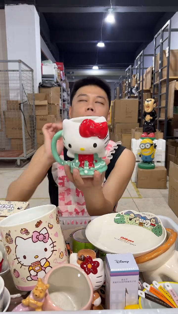 瓷片绿色裙子kt全身杯