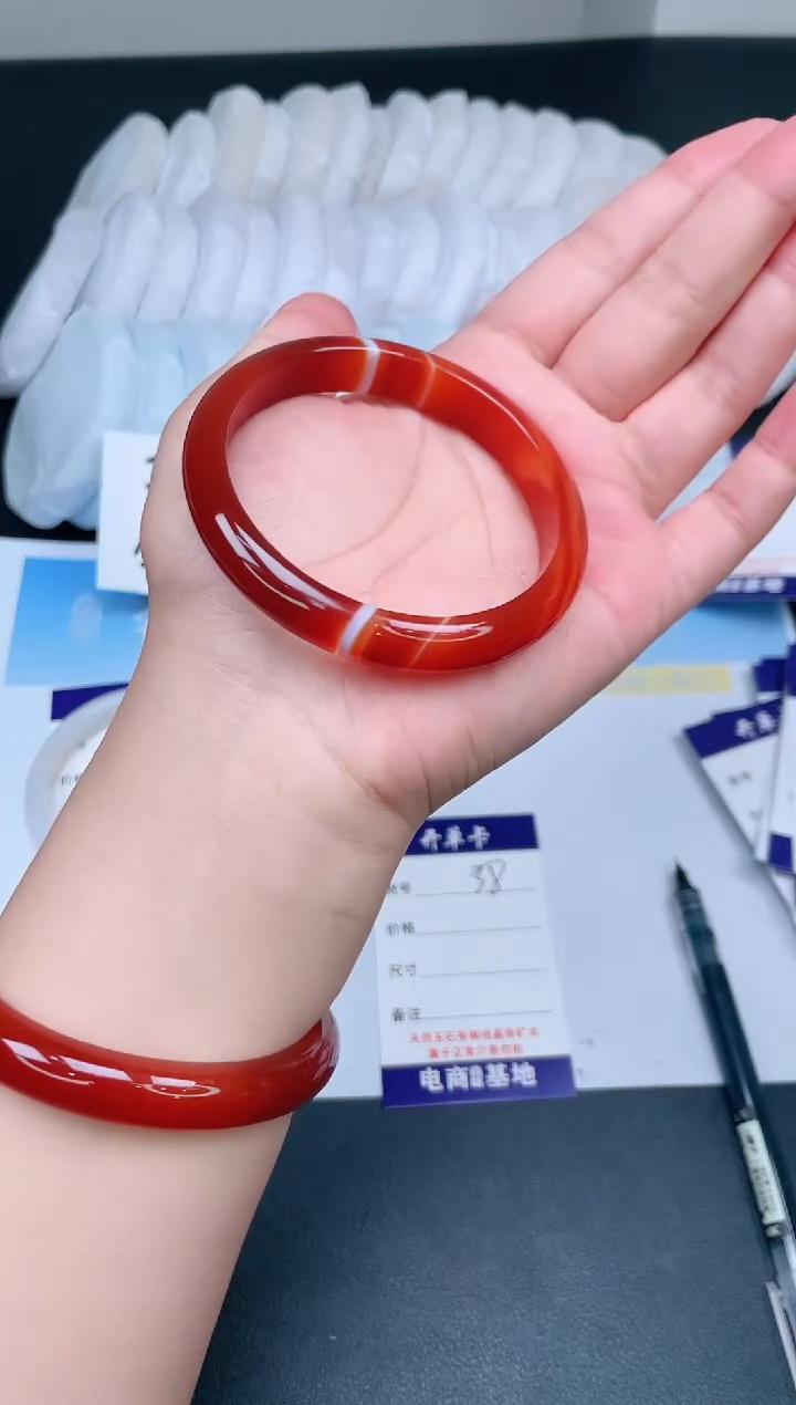 【闪购商品】石英质玉手镯未镶嵌38-59.2