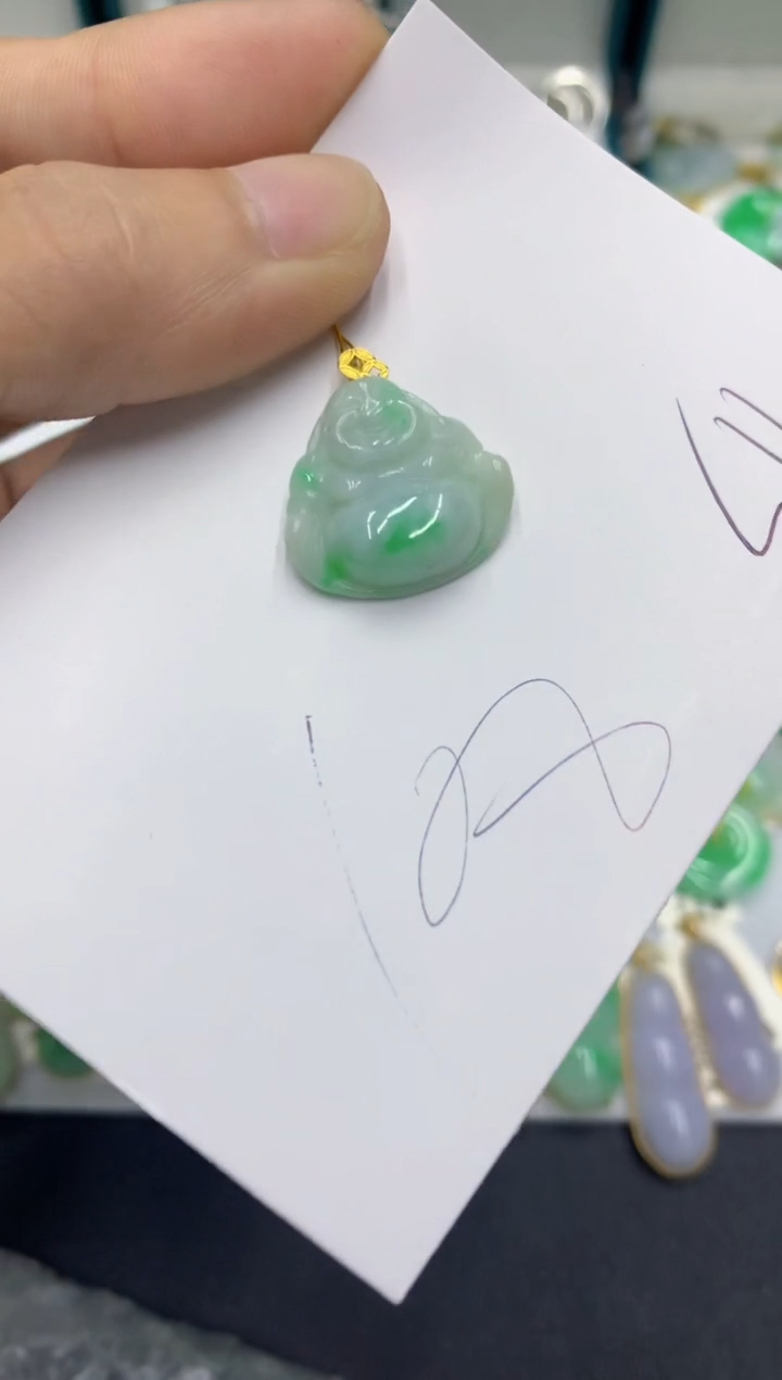 翡翠18K金镶嵌颈饰翡翠
