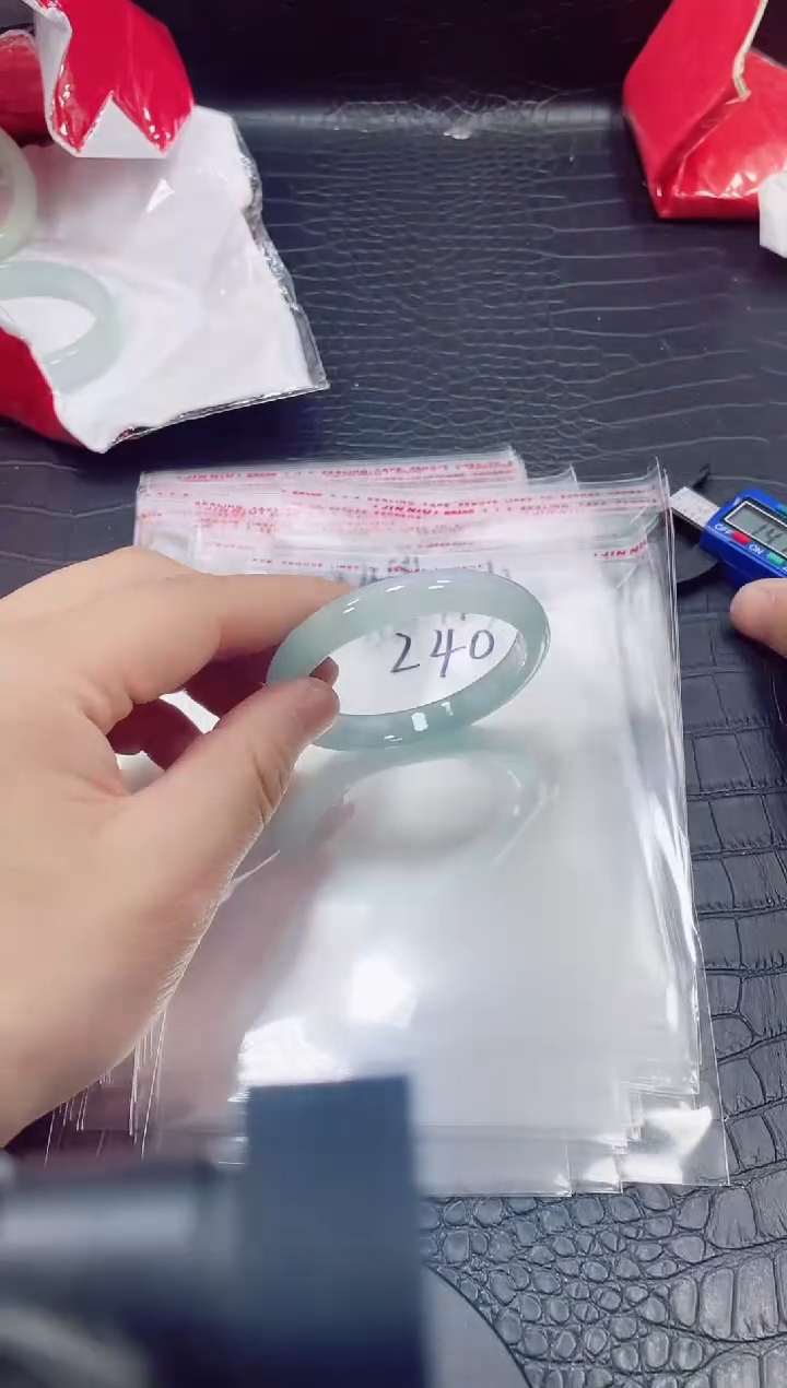 非金属无小哥240号手镯55.3圈口