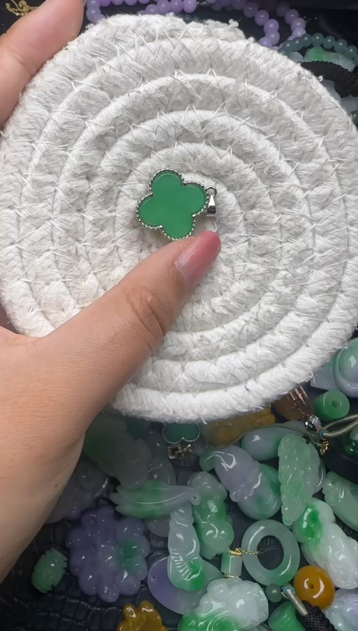 颈饰未镶嵌翡翠缅甸翡翠吊坠