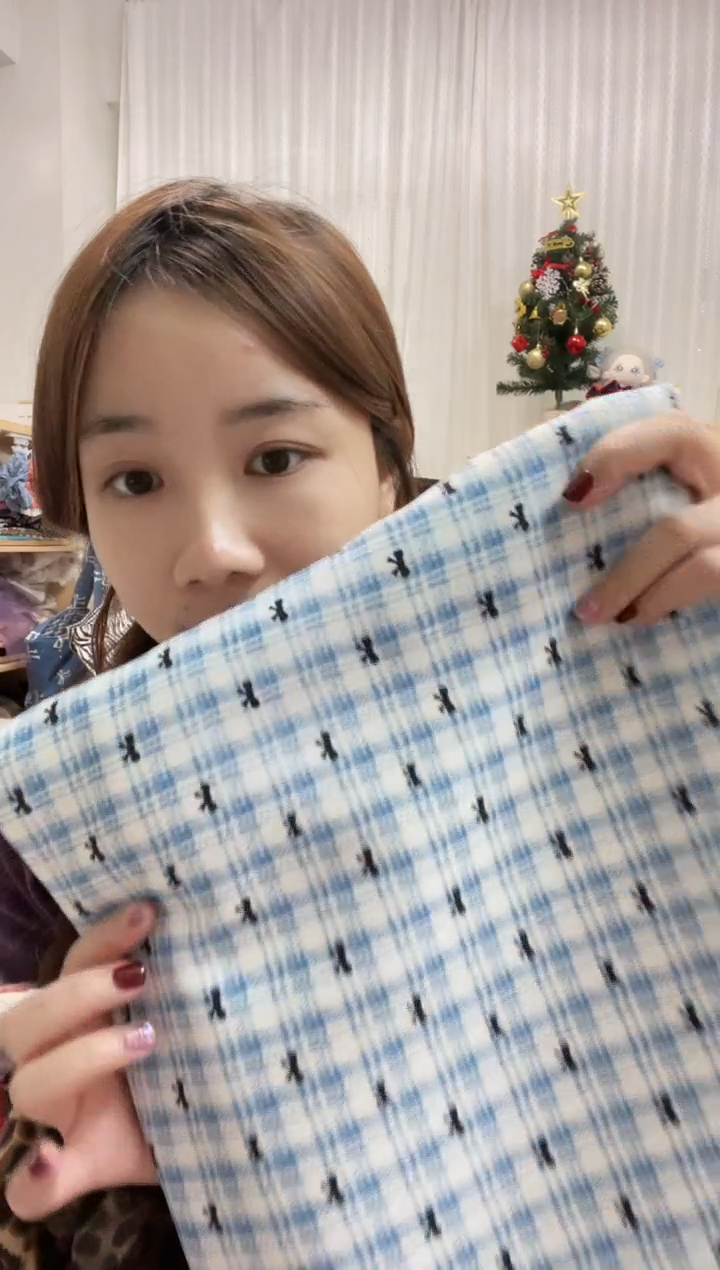 化纤今日特价 1米黑色植绒蝴蝶结蓝白格 后期恢复18元1米