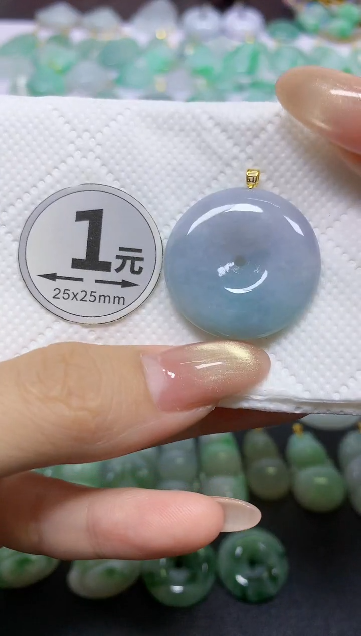 颈饰18K金镶嵌翡翠天然翡翠A货