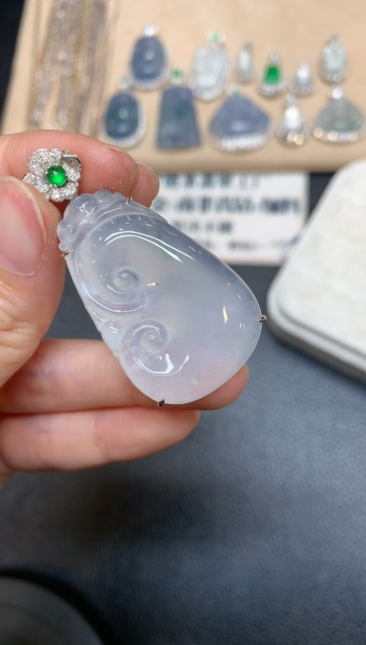 【闪购商品】翡翠吊坠(不含链)18K金镶嵌如意【无服务费