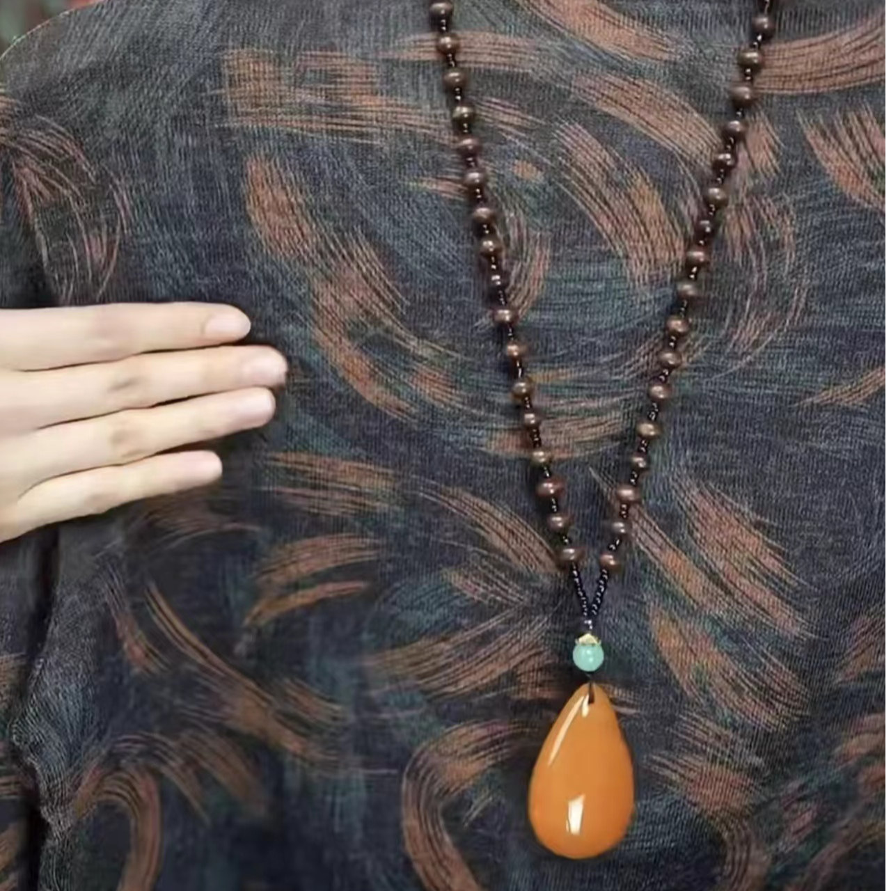 新款简约时尚洋气打底衫Q24CD1895