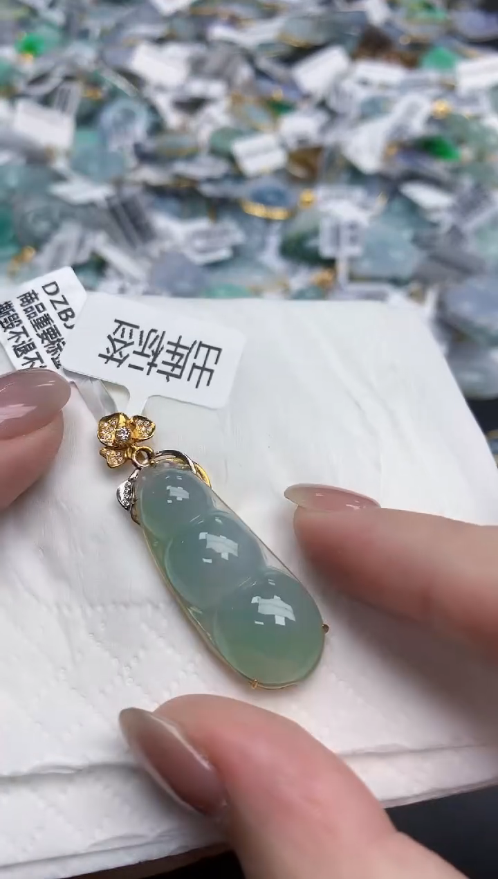 【闪购商品】翡翠颈饰18K金镶嵌天然缅甸翡翠A货