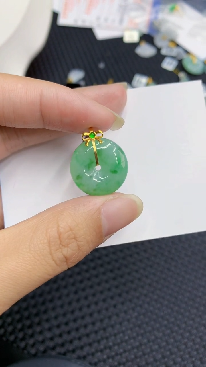 【闪购商品】翡翠颈饰18K金镶嵌            8