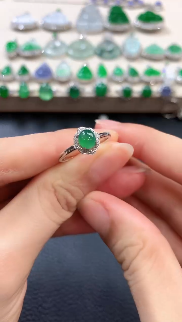 【闪购商品】翡翠戒指18K金镶嵌b14     