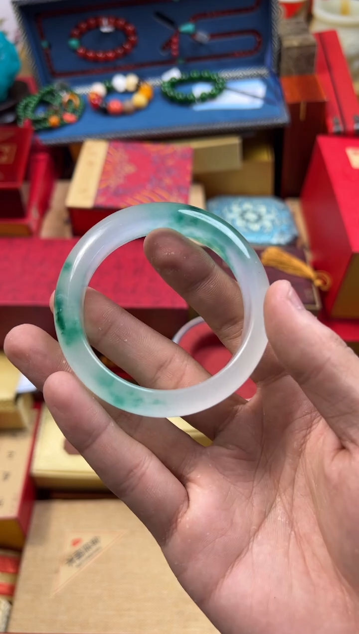 【闪购商品】和田玉1未镶嵌---------------飘花