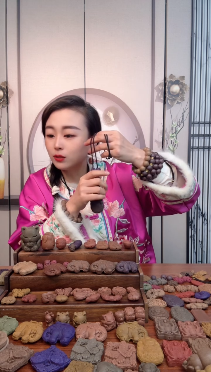 【闪购商品】泥塑紫萱狐狸设计款脖挂