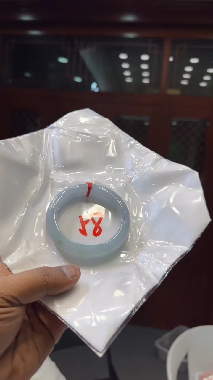 翡翠手镯未镶嵌手镯