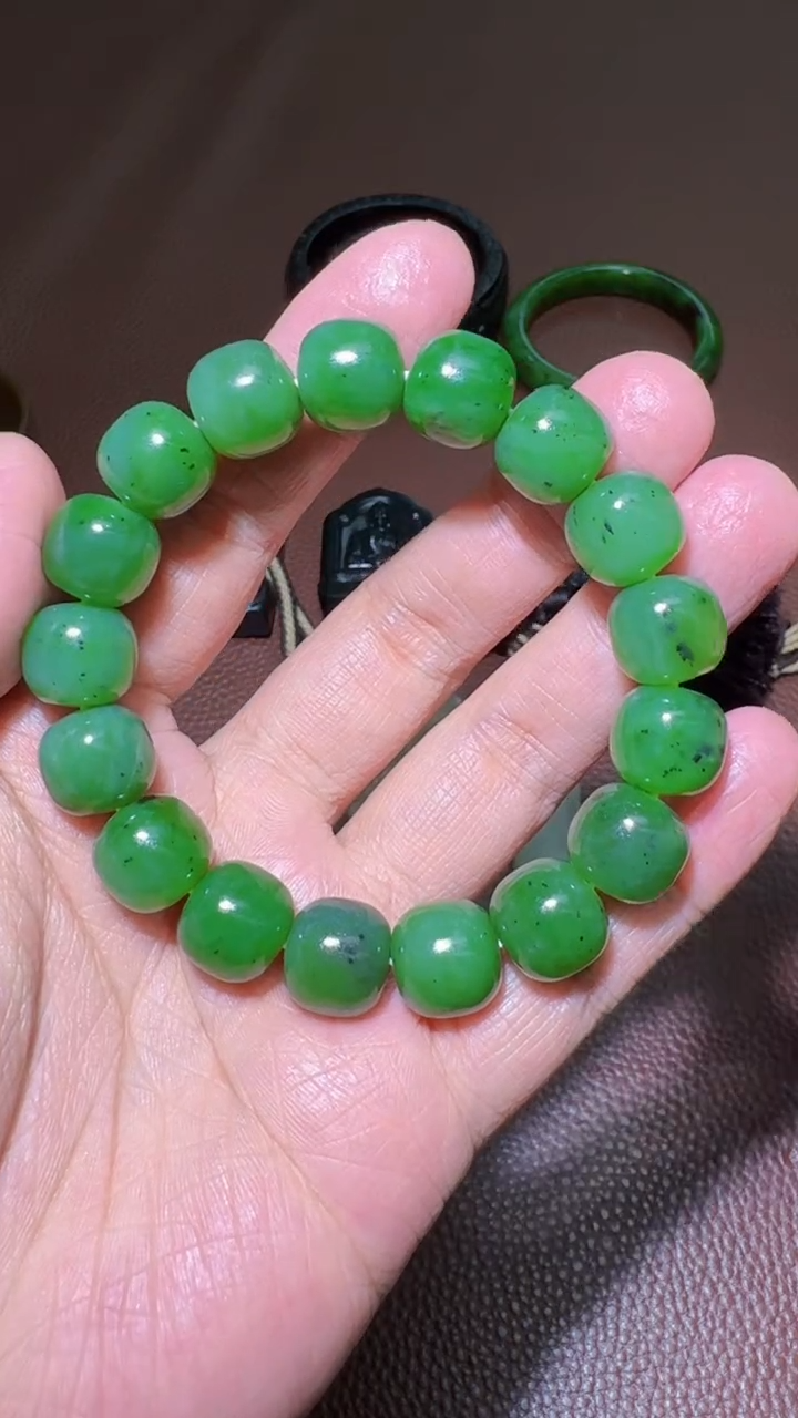 未镶嵌和田玉挂件和田玉