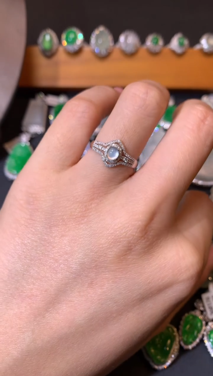 【闪购商品】翡翠吊坠(不含链)18K金镶嵌吊坠