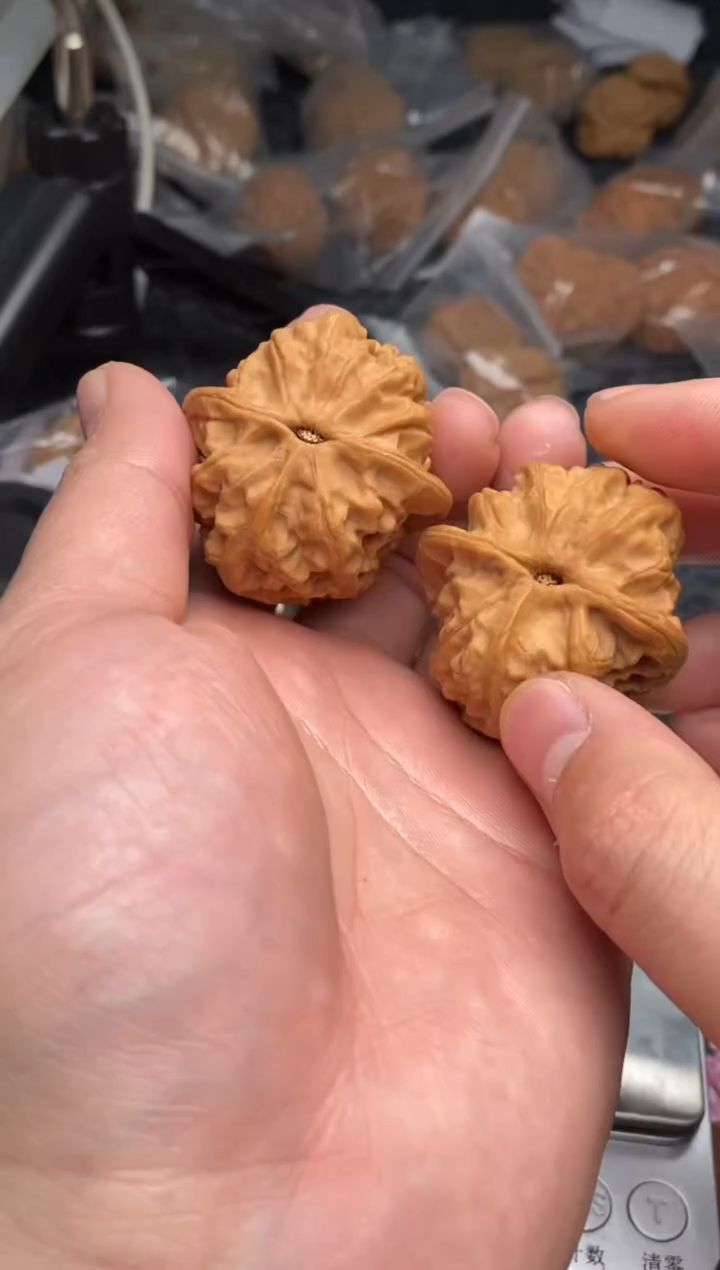 【闪购商品】文玩核桃把件G158号40尺梨木台