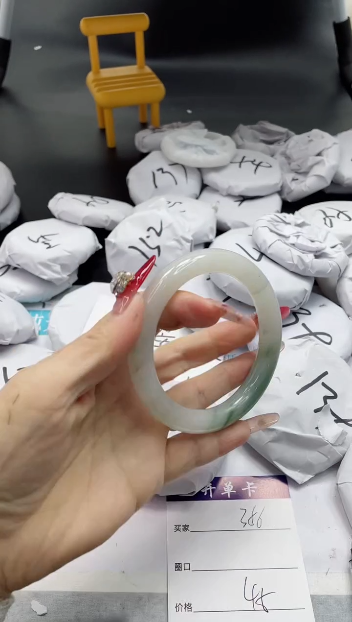 【闪购商品】石英质玉手镯未镶嵌356