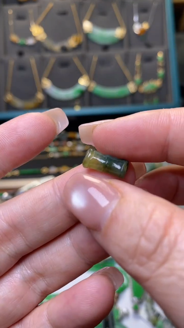 颈饰未镶嵌翡翠净货35994