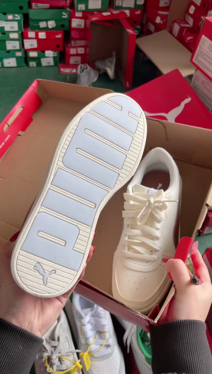  彪马时尚休闲运动鞋36M  ZZ9