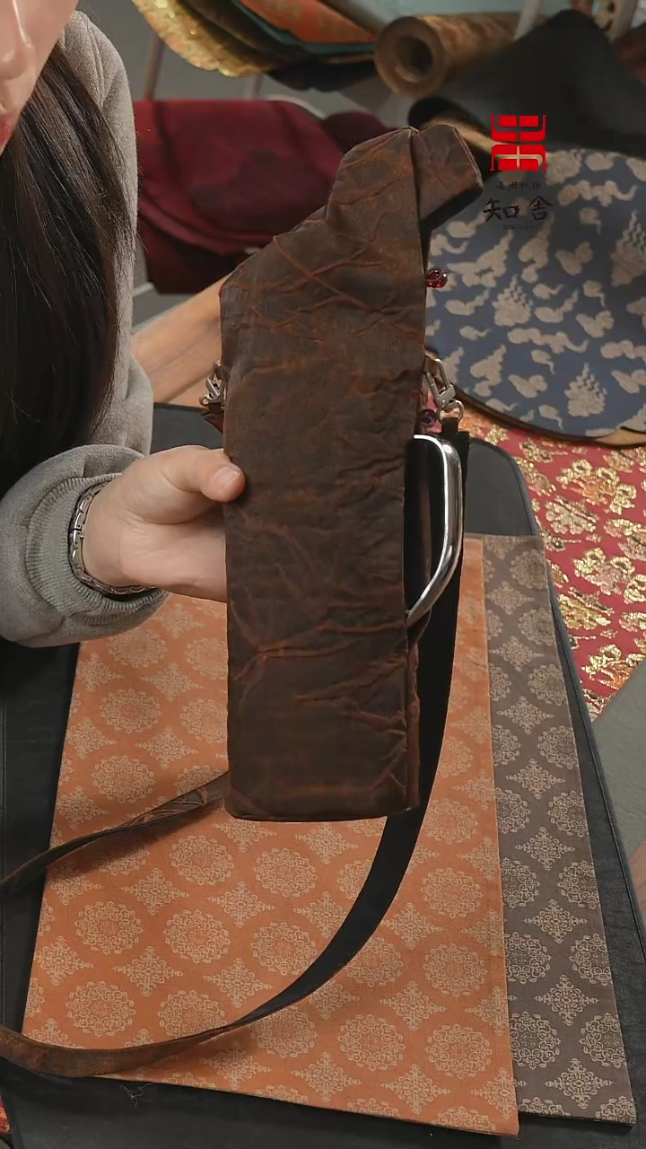 【闪购商品】织绣传家壶袋···········