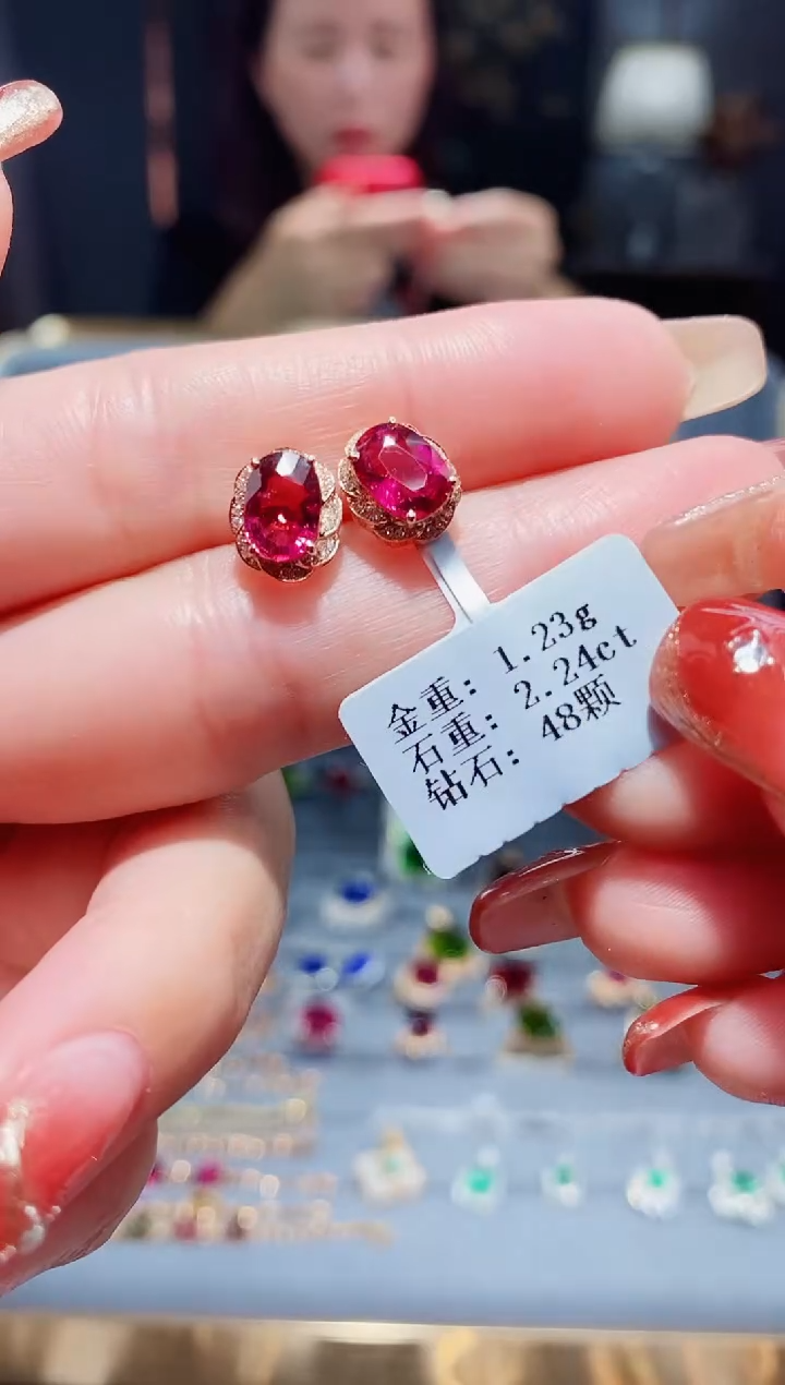 【闪购商品】碧玺耳饰18K金镶嵌2.24..配钻