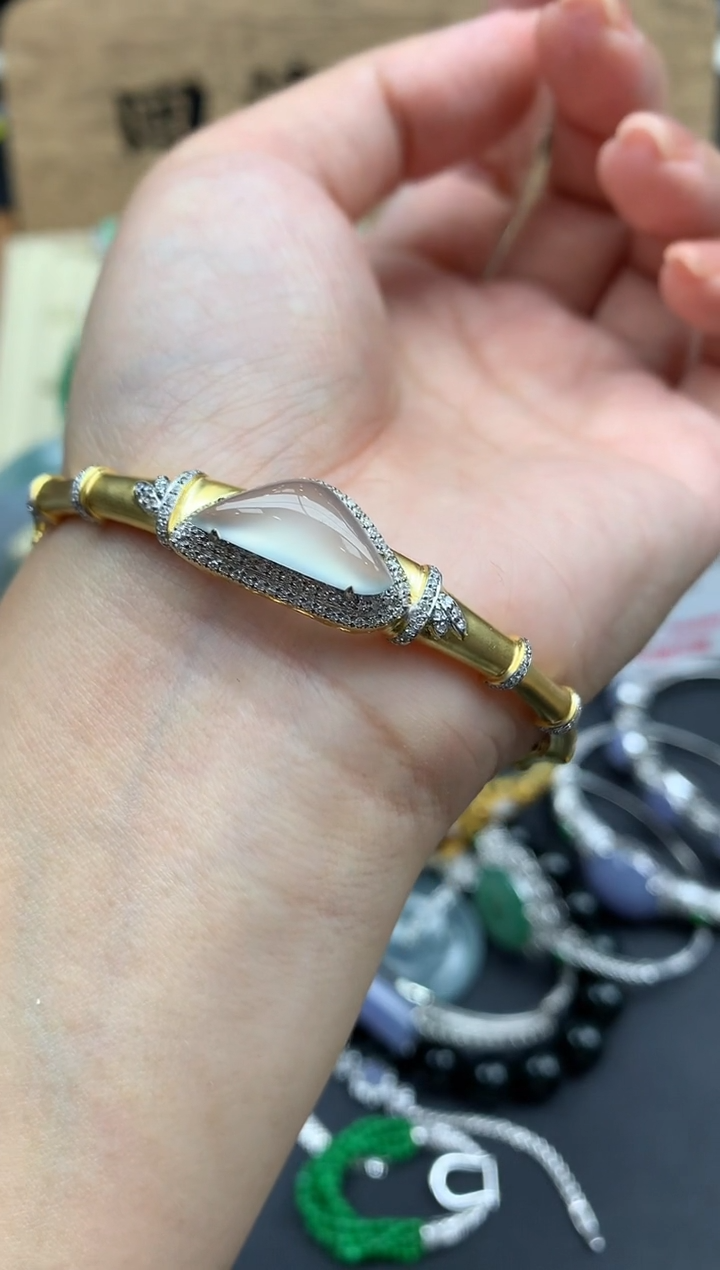 【闪购商品】翡翠手镯18K金镶嵌680-中国好珍宝