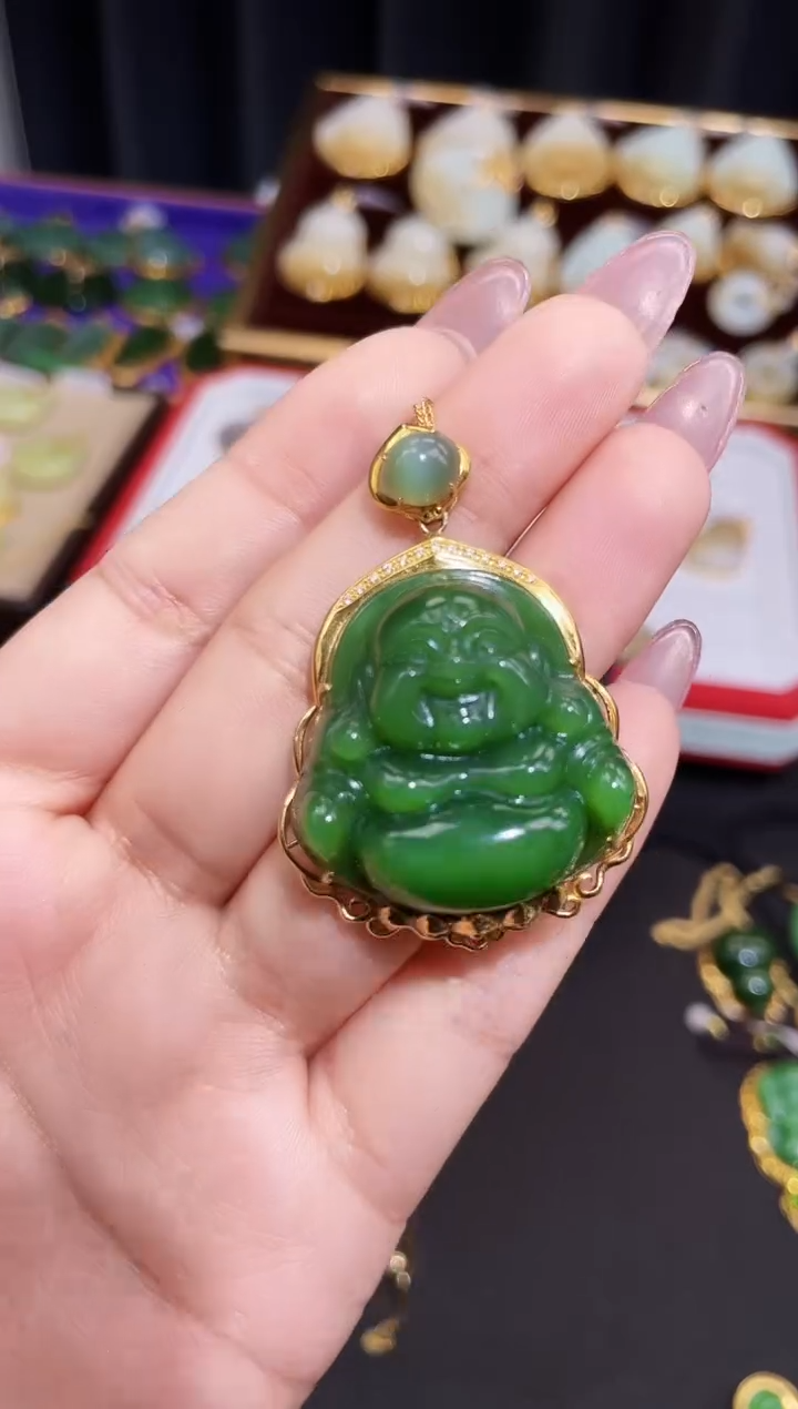 和田玉18K金镶嵌吊坠(赠链)35MM多样性发一