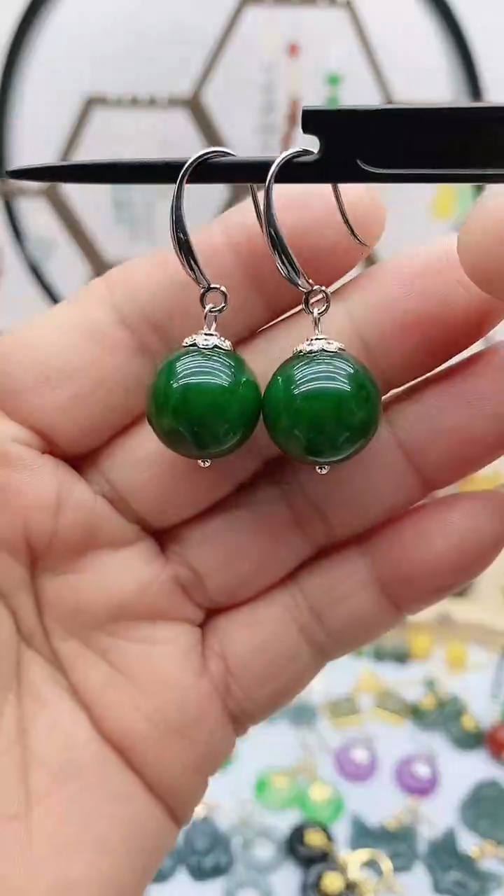 银S925镶嵌石英质玉（天山翠）耳饰745