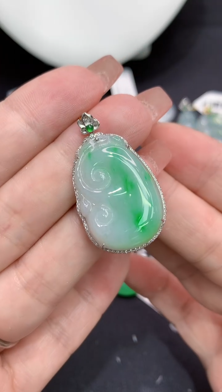 吊坠(不含链)18K金镶嵌翡翠11