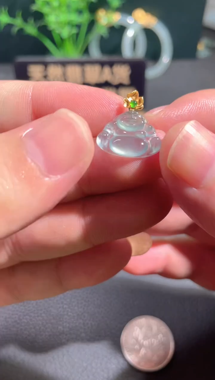 翡翠18K金镶嵌颈饰翡翠