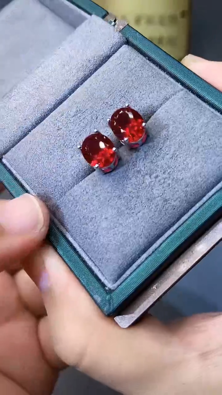 【闪购商品】红宝石耳饰银S925镶嵌873