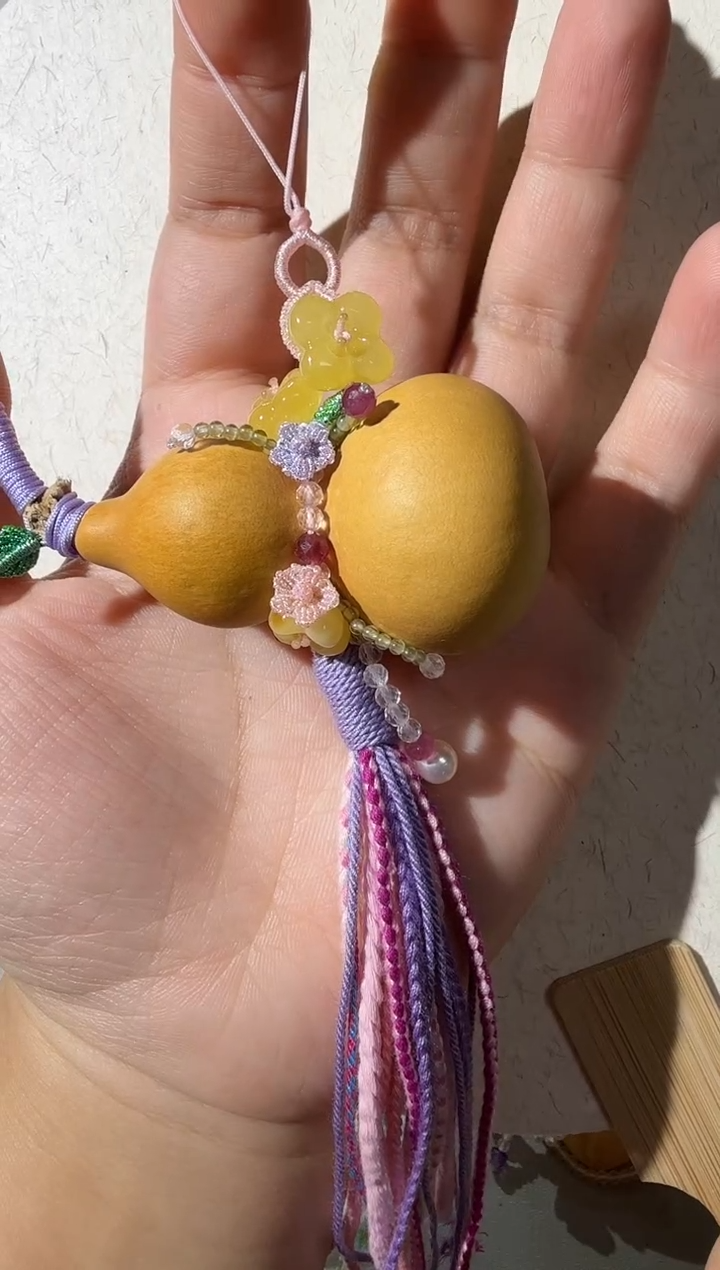 【闪购商品】琥珀颈饰未镶嵌琥珀桂花手机挂多样性发货