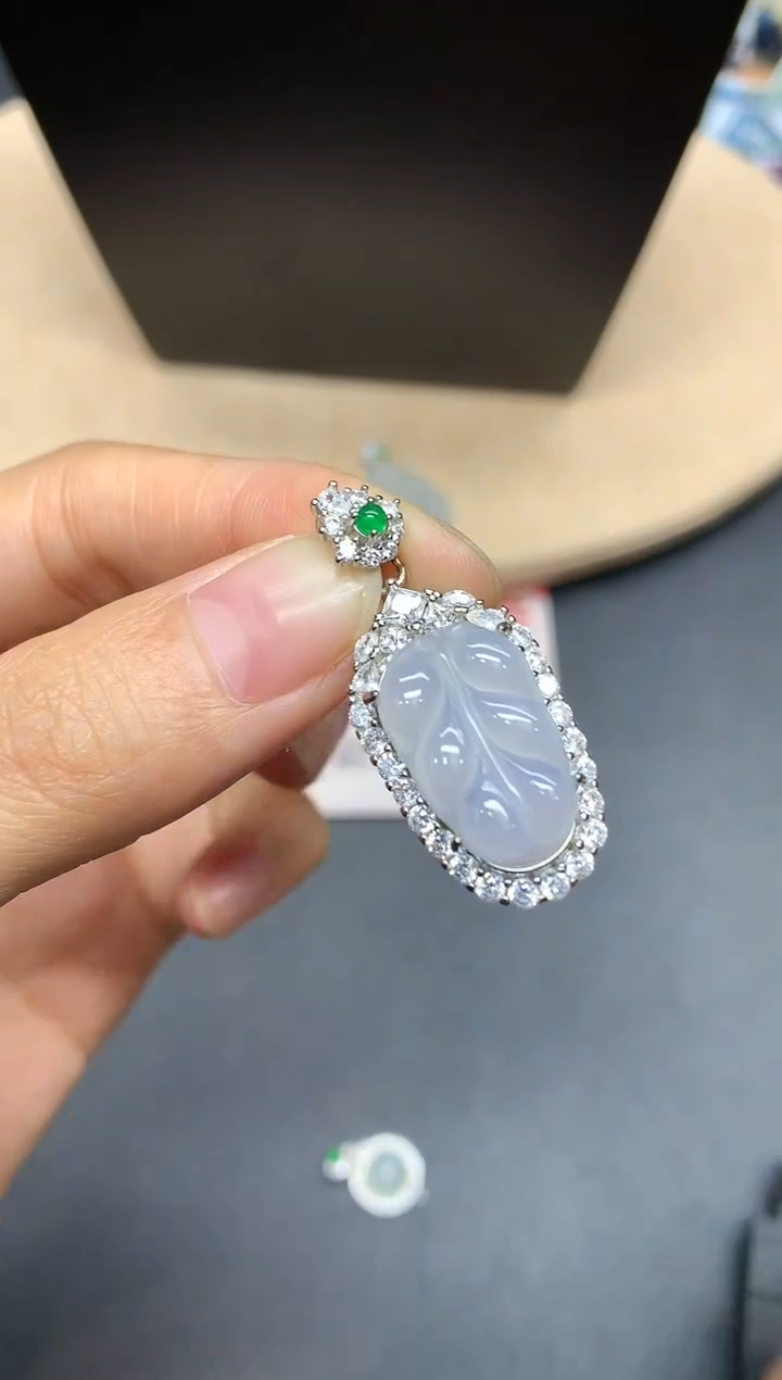 【闪购商品】翡翠吊坠(不含链)银S925镶嵌叶子【无服务费】
