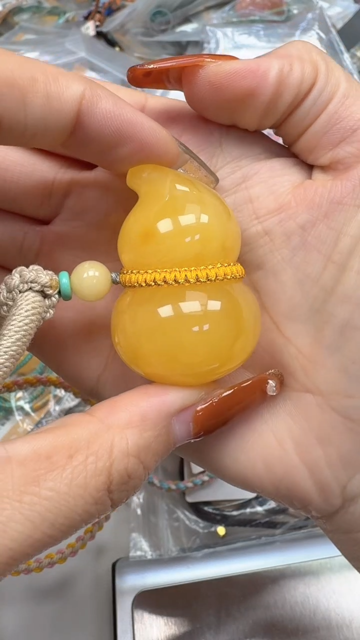 裸石琥珀未镶嵌如图