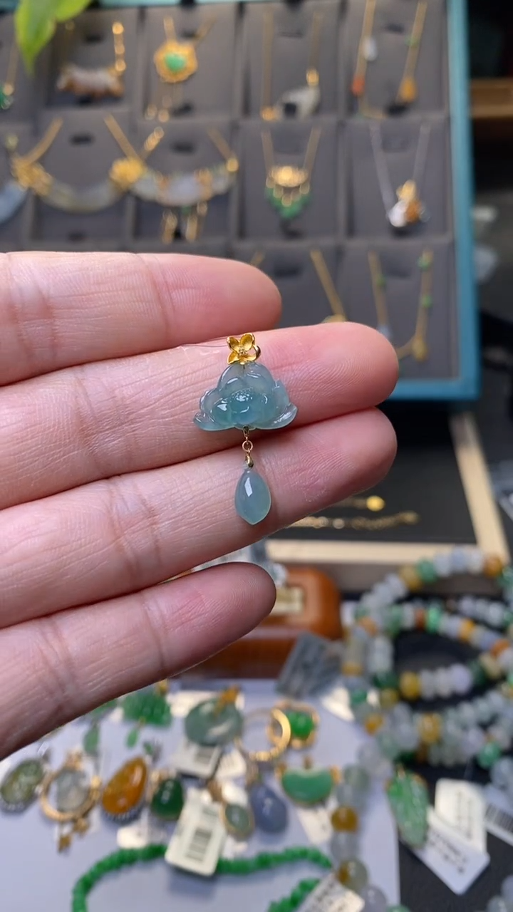 颈饰18K金镶嵌翡翠39901