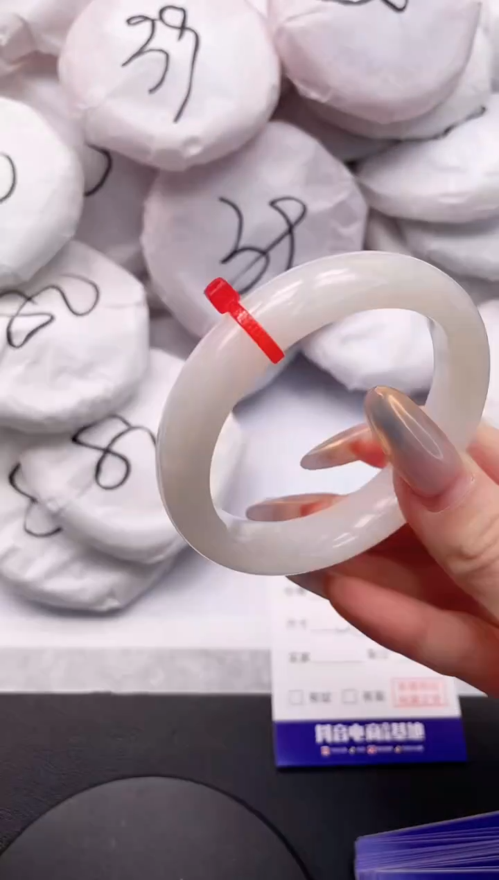 【闪购商品】和田玉手镯未镶嵌7K227-55