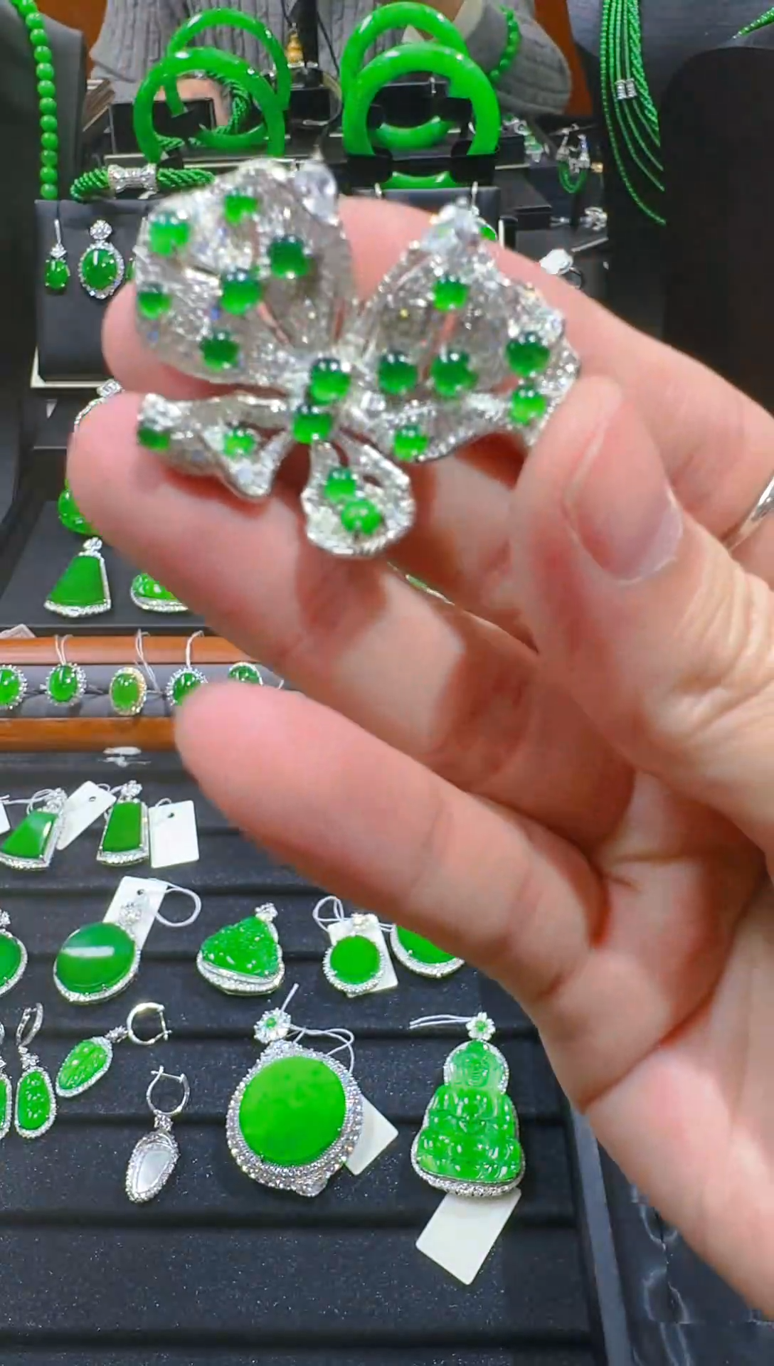 【闪购商品】翡翠胸饰银S925镶嵌天然A货翡翠