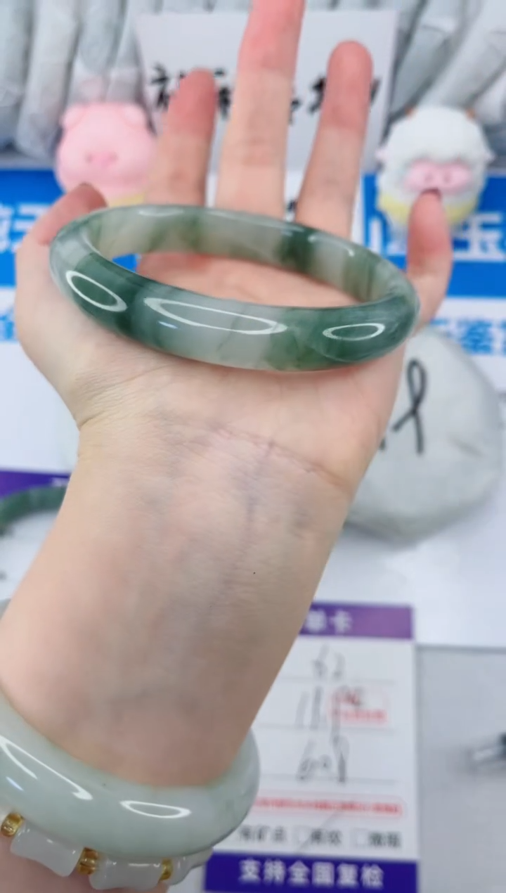 【闪购商品】石英质玉手镯合金62-60.8福利