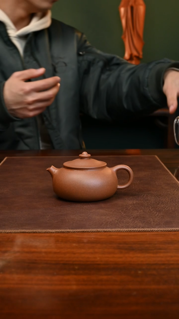 【闪购商品】紫砂茶壶鱼趣段泥160cc