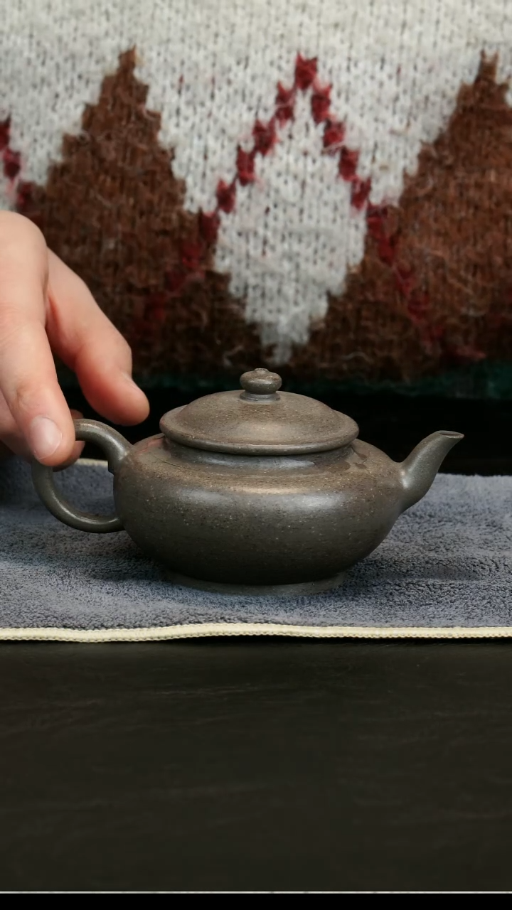 【闪购商品】紫砂茶壶扁灯原矿青段