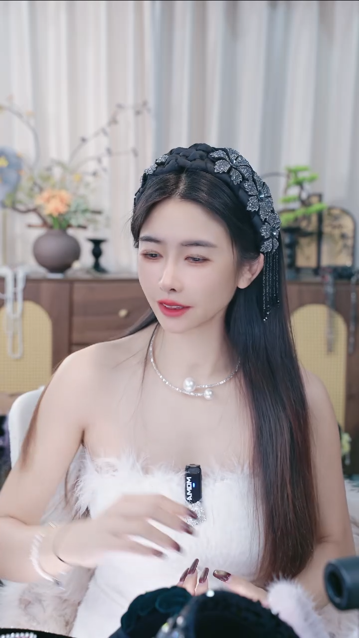 合金布艺六朵攀枝花黑色短流苏