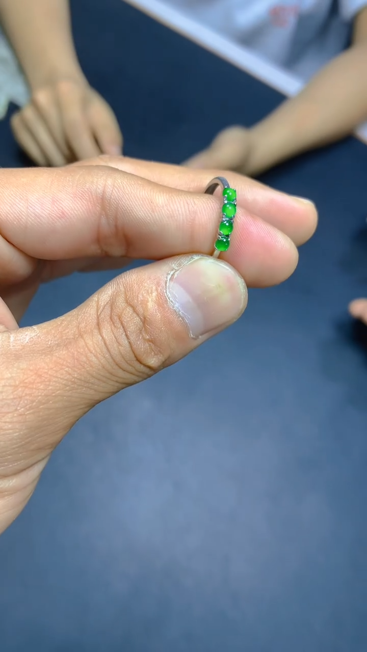 翡翠戒指未镶嵌0816875739多样性发一件