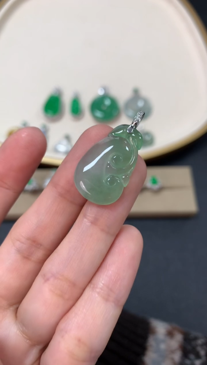 【闪购商品】翡翠吊坠(不含链)18K金镶嵌如意吊坠1980